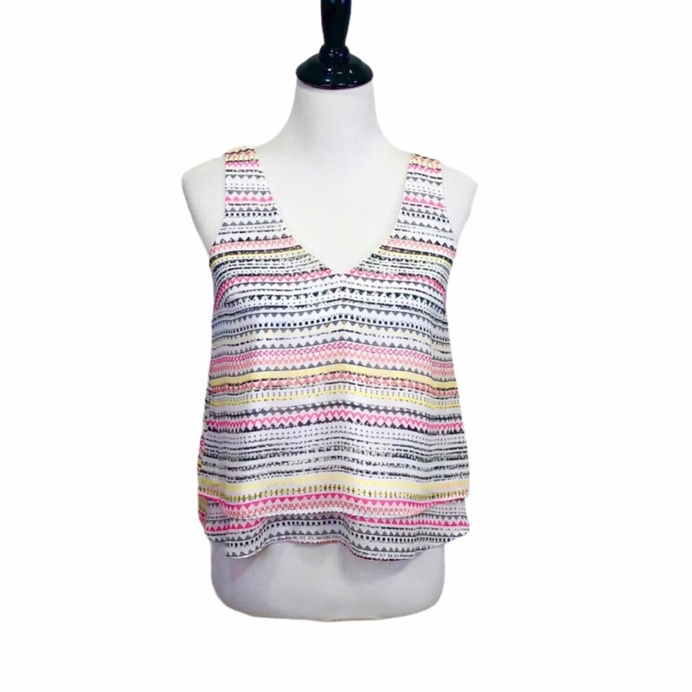 Candie's V neck pullover tiered tank blouse